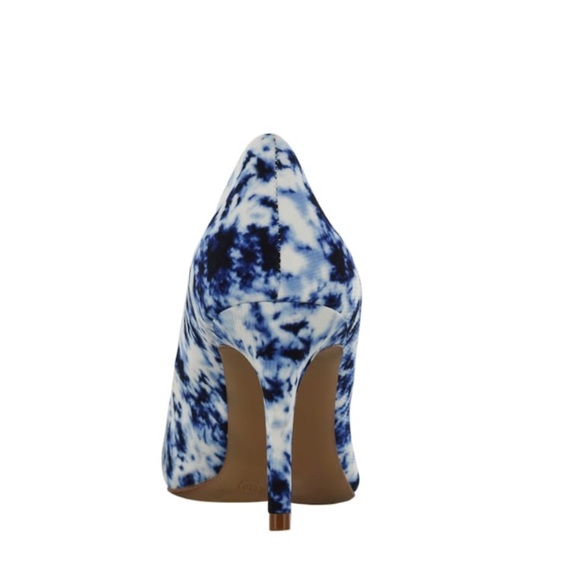 Kelly & Katie | “Misha” Blue Tie-Dye Heels - Picture 4 of 5
